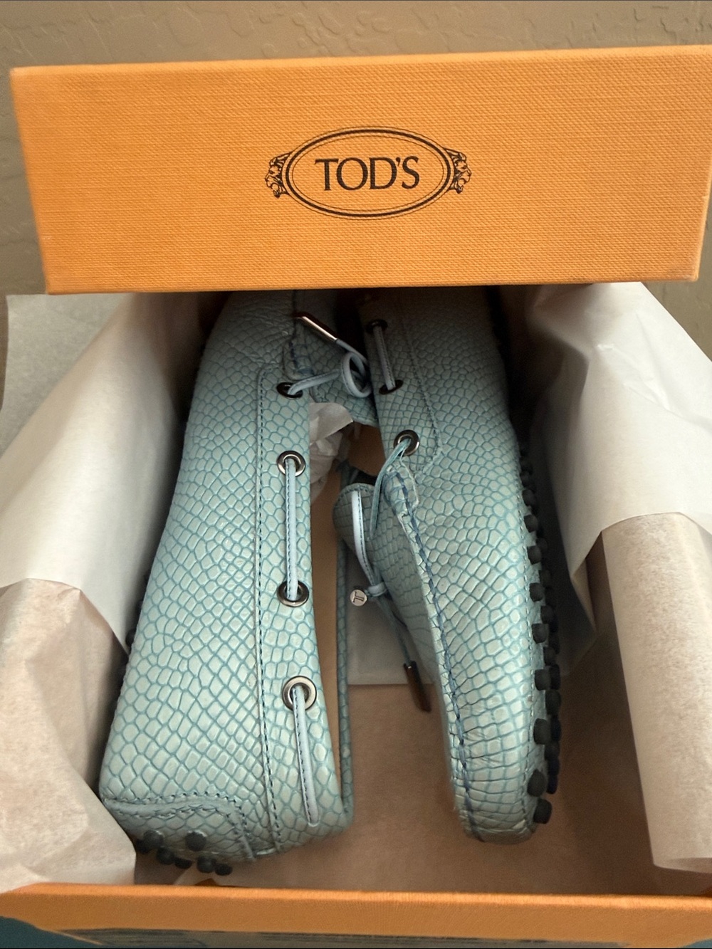 TOD'S Driving Shoe Snakeskin Textured Leather Slip-on Loafer Pale Blue Size 39
